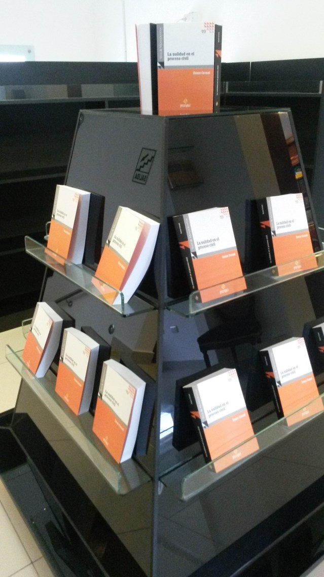 Renzo Cavani - Communitas